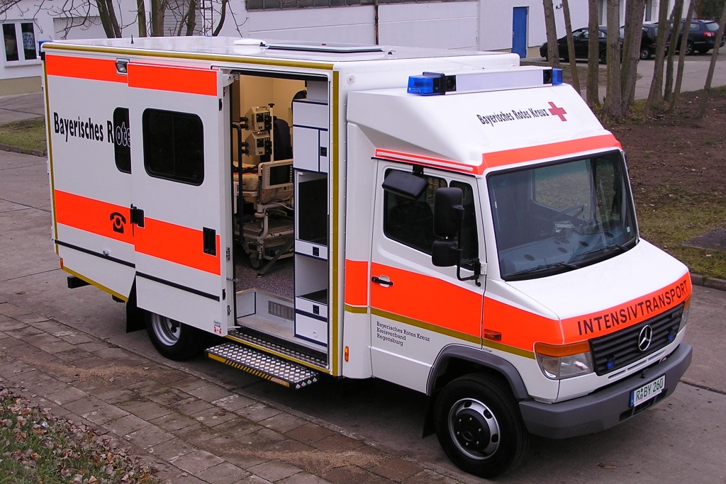 ITW BY 2005 mit Klinikbett für Intensivpatiententransport