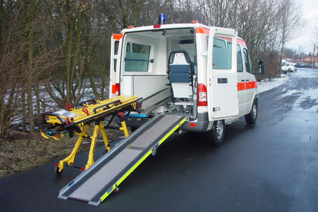 KTW BY 2003 - Beladerampe für Tragsesesel