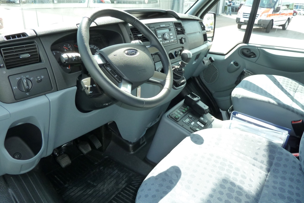 Fahrerraum KTW BY 2010