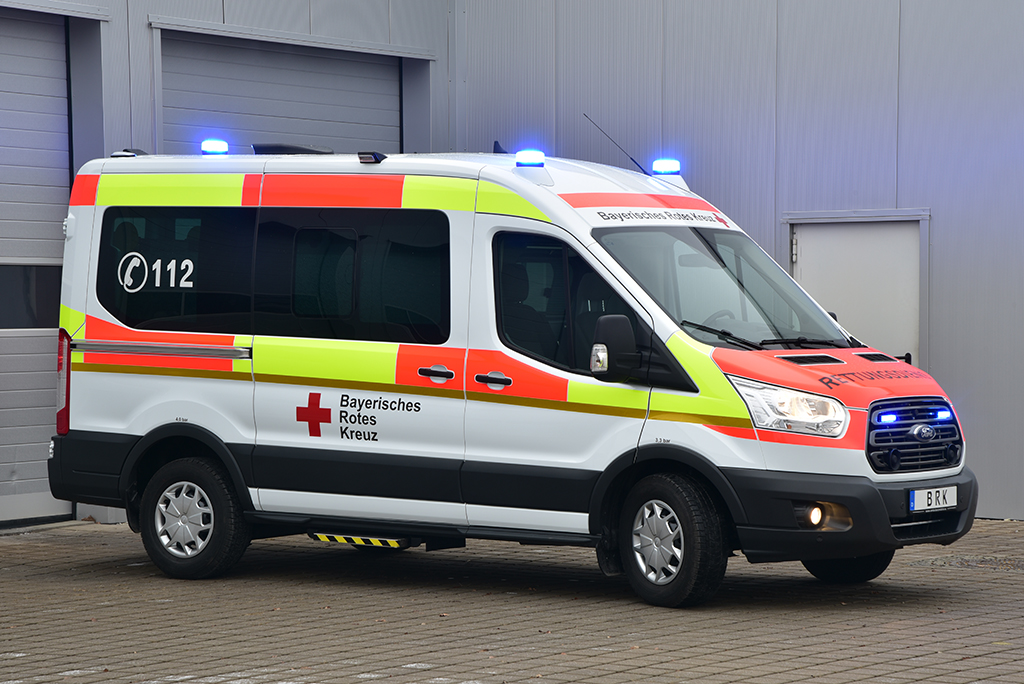 Vorserienfahrzeug KTW BY 2017 mit Kennleuchten Hänsch Comet S