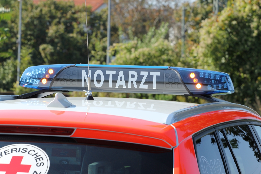 Neu: Warnbalken mit integrierten Fahrtrichtungsanzeigern