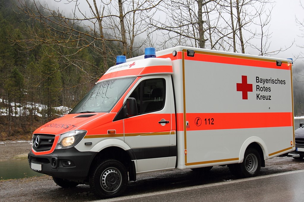 RTW BY 2014 4x4 - Prototyp mit Druckkammerlautsprecher im Stoßfänger